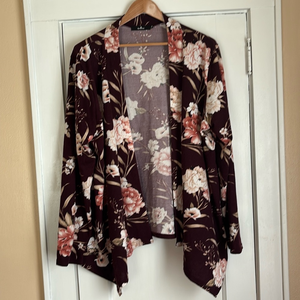 Agnos Orinda floral sweater. Size 3x. Nice light weight for early fall/spring.